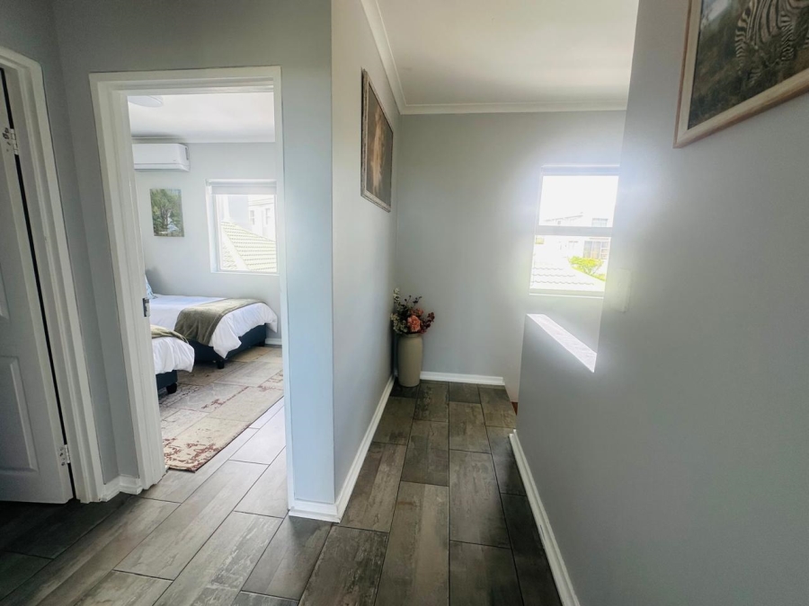 To Let 3 Bedroom Property for Rent in Big Bay Western Cape